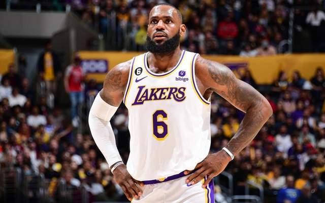 杜伦再次收获大号两双，本赛季已经5次贡献15+15